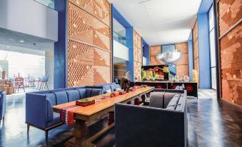 Lailu Minshan Hotel