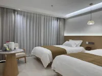 AZURE ISLE RETREAT - 바