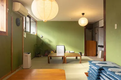 Local Knot Backpackers Hotels in 