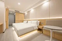 Omica Business Hotel - شرفة