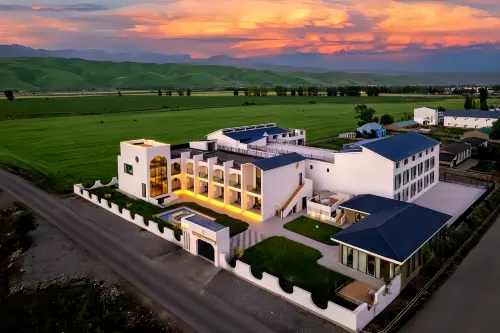 Mixia, Muxin Yunju, Sunny Isle | Sunset View Designer Homestay (Nalati Grassland Branch) - Infinity Pools