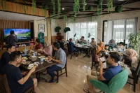 Oak Lawang - servizio colazione