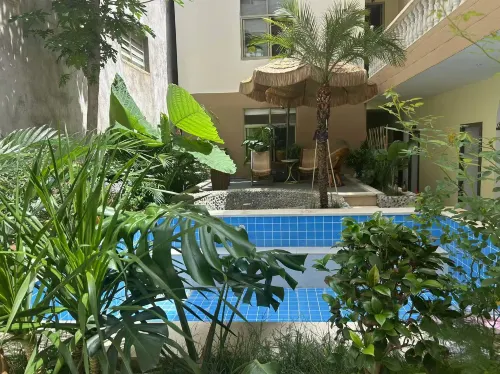 Mile Yunjing Hot Springs Homestay (Huquan Ecological Park) - pemandangan pegunungan