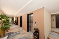 Xiang'an Hotel (Guiyang North Railway Station) - Bjergudsigt