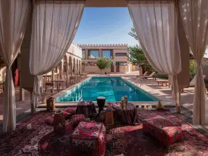 Dunhuang West Desert · Wild Luxury Resort B&B