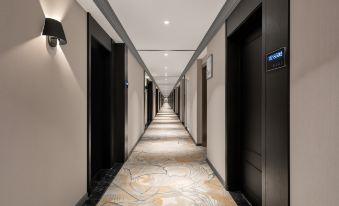 Xian Hotel (Linyi Mall Convention and Exhibition Center Linyi Bus Station Branch)