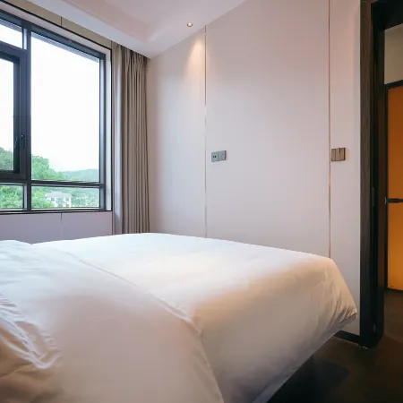 Worry-Free Lodge · Wangchen Shuting