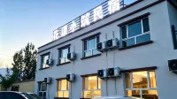 Huayang Xiaozhu | Modern · City · Design Boutique Stay (Jinghe) - 2 tähden