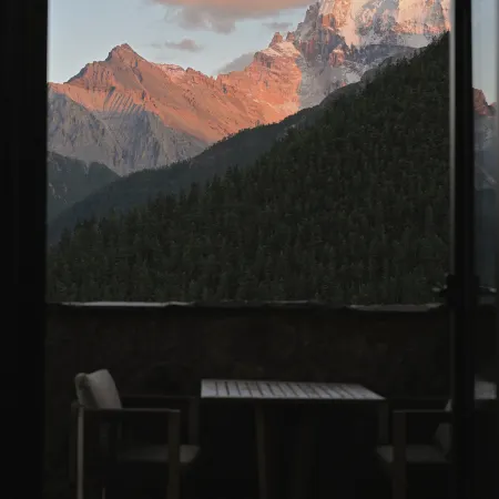 Craftsmanship·Qianqiu Snow, Daocheng Yading Scenic Hotel