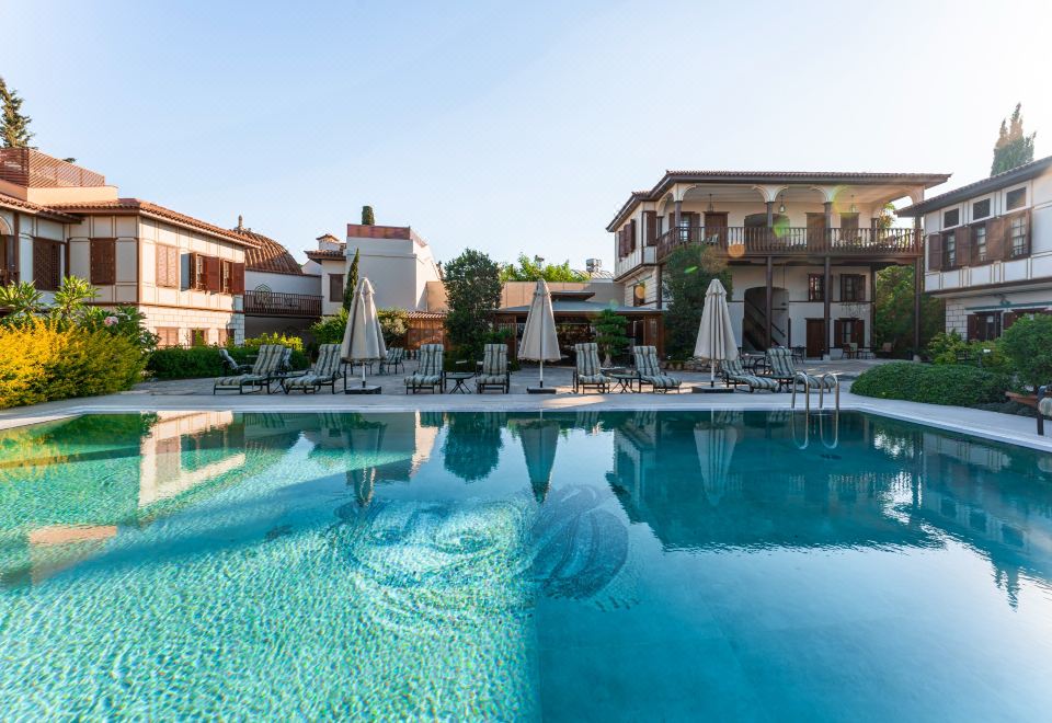 RuinAdalia Hotel - Housity