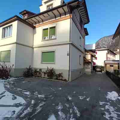 Henry's Apartments Interlaken Hotel Exterior