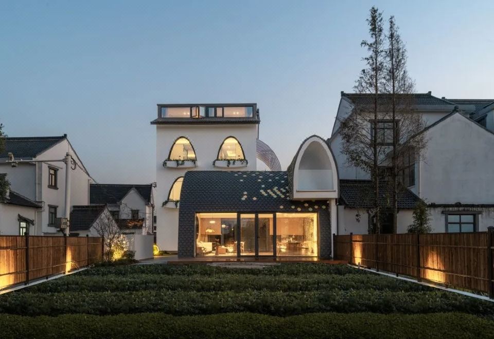 Bloomingtown Initiate over view