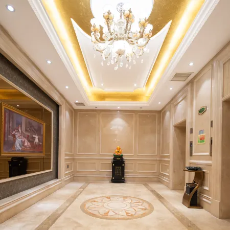 Vienna Hotel (Hubei Ecological College Zhifang Street Subway Station Branch) Отели рядом с достопримечательностью «Wuhan Institute of Engineering and Technology - Northwest Gate»