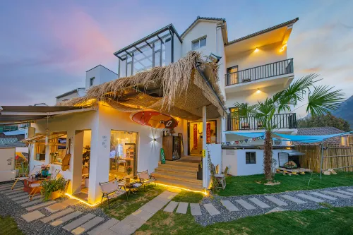Yue Shan Yunshang · Anji Yunshang Caoyuan Tent Boutique Stay (Xiongmao Buluo Tanxian Leyuan)