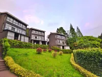 Dujiangyan Shili Mountain Jing Private Tang Hot Spring Resort Hotel (Qingchengshan Branch) - بار