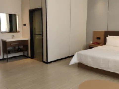 Golden Hilton Hotel Hotels in Ejin Horo Banner