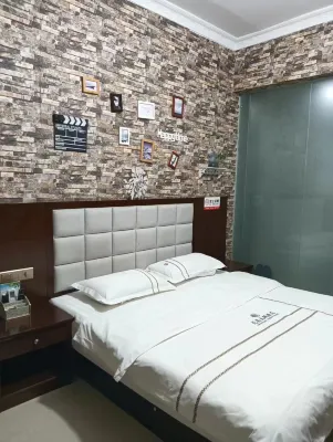 Longchang Theme Hotel