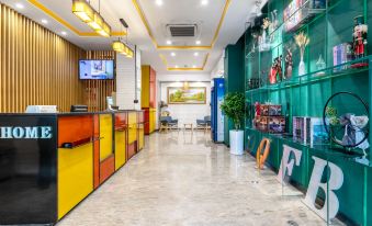 Qingfeng Bailu Hotel (Zhengzhou Chengdong Road Confucian Temple Subway Station)