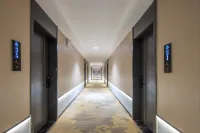 Mia Hotel (Jiaodong international airport store)