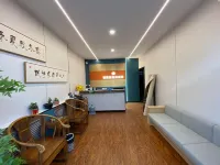 Fuyang Xinghuacun Business Hotel (Yujiu Culture Scenic Area)