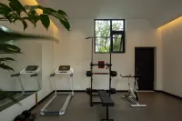 Moonlight Treasure Box Hotel - Gym