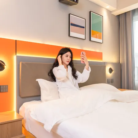 7th Afternoon Homestay (Linyi People's Square MixC Mall)