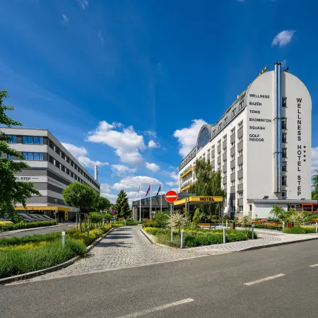 Wellness Hotel Step - Czech Leading Hotels Отели рядом с достопримечательностью «Прага 09»