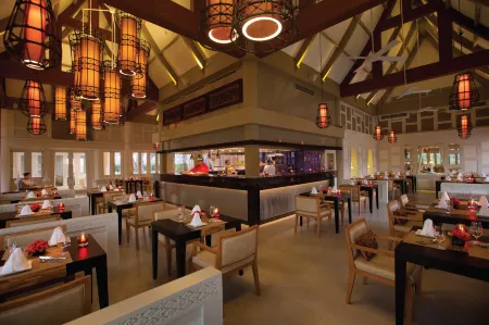 Angsana Laguna Phuket Отели рядом с достопримечательностью «Банг Тао»