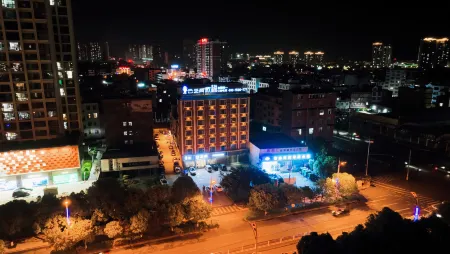 CLOUDS Hotel (Luoping Margaret)