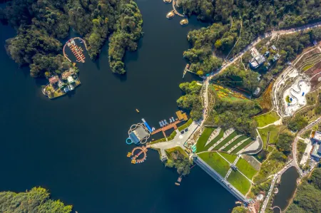 Shuifu Tongluo Resort Hotel (Tongluoba National Forest Park Branch)