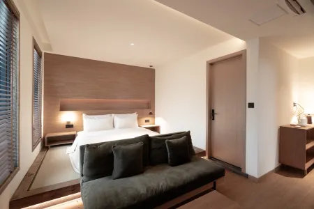 Emeishan XiaoshanQing Luxury Resort (Dawnhill） Отели рядом с достопримечательностью «Jiulao Cave»