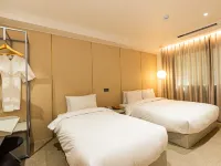 Hotel the Grang Seogwipo Hotels near Sammaebong Park