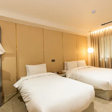 Hotel the Grang Seogwipo Отели рядом с достопримечательностью «Водопад Вонан»