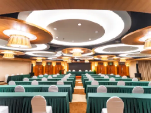 Grand Eton Hotel Hotels in Luzhou