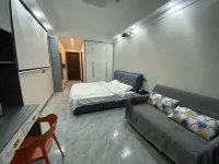 Zunteng Art Film Hotel (Zhumadian West High-speed Railway Station Jianye Kaixuan Plaza)