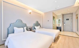 Rise Hotel (Changchun FAW West High-speed Railway Station)