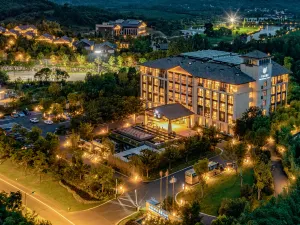 Grand New Century Nanshan Heyuan Hot Spring Resort