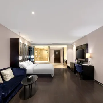 Hongjun Street No.1 Hotel (Harbin Railway Station Central Street)