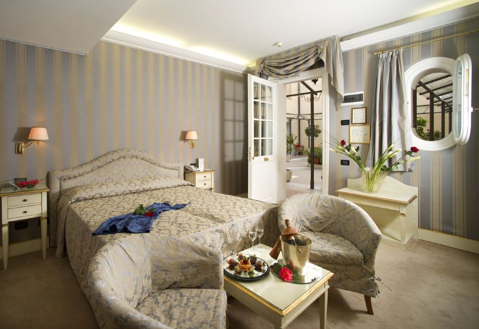 호텔 칼튼 온 더 그랜드 카날 외관 또는 로비