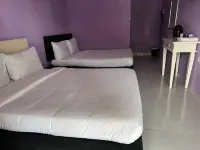 OYO 90907 브릭 코티지 홈스 판타이 콕 호텔