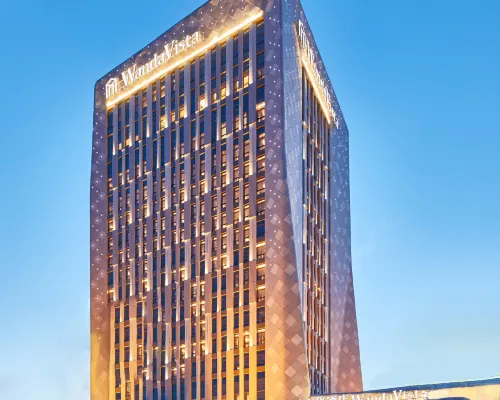 Wanda Vista Harbin Hotels near Songbei