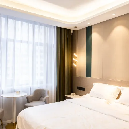 Golden Sunshine Business Hotel
