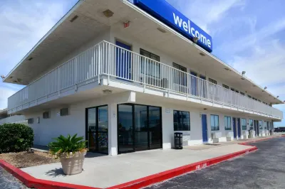 Motel 6 Galveston, TX