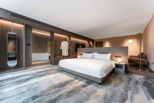 Linhai Jingjiangli City Light Stay (Yintaicheng Yaoda Department Store)