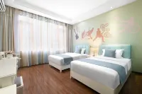 Hongyunge Hotel Hotels near Xianfeng Temple