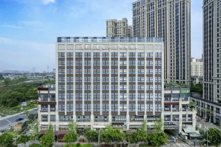 SFEEL DESIGN Hotel (Chengdu East Station Shuangdian Road Subway Station) Отели рядом с достопримечательностью «Chengdu University of Technology (South Campus)»