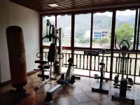 BamabainiaozhuangHotel - نادي رياضي