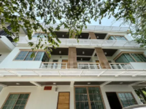 Saengcanthr Hotels in der Nähe von Wihan Putthatham Kan Kuson (Huk 31) Pong Lai Chap Kao Sie Ko (Cheng Ngam Tang) Nakhon Ratchasima