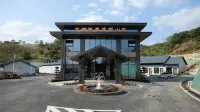 Longhu Hot Spring Resort
