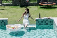 Fuyao Wild Luxury · Designer Pool Resort - Romantic